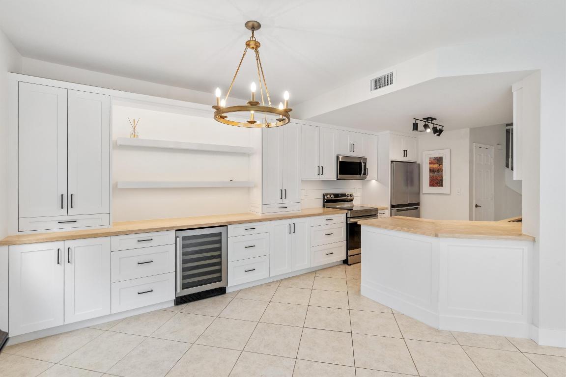 RACQUET CLUB OF DEER CREEK - Residential Lease