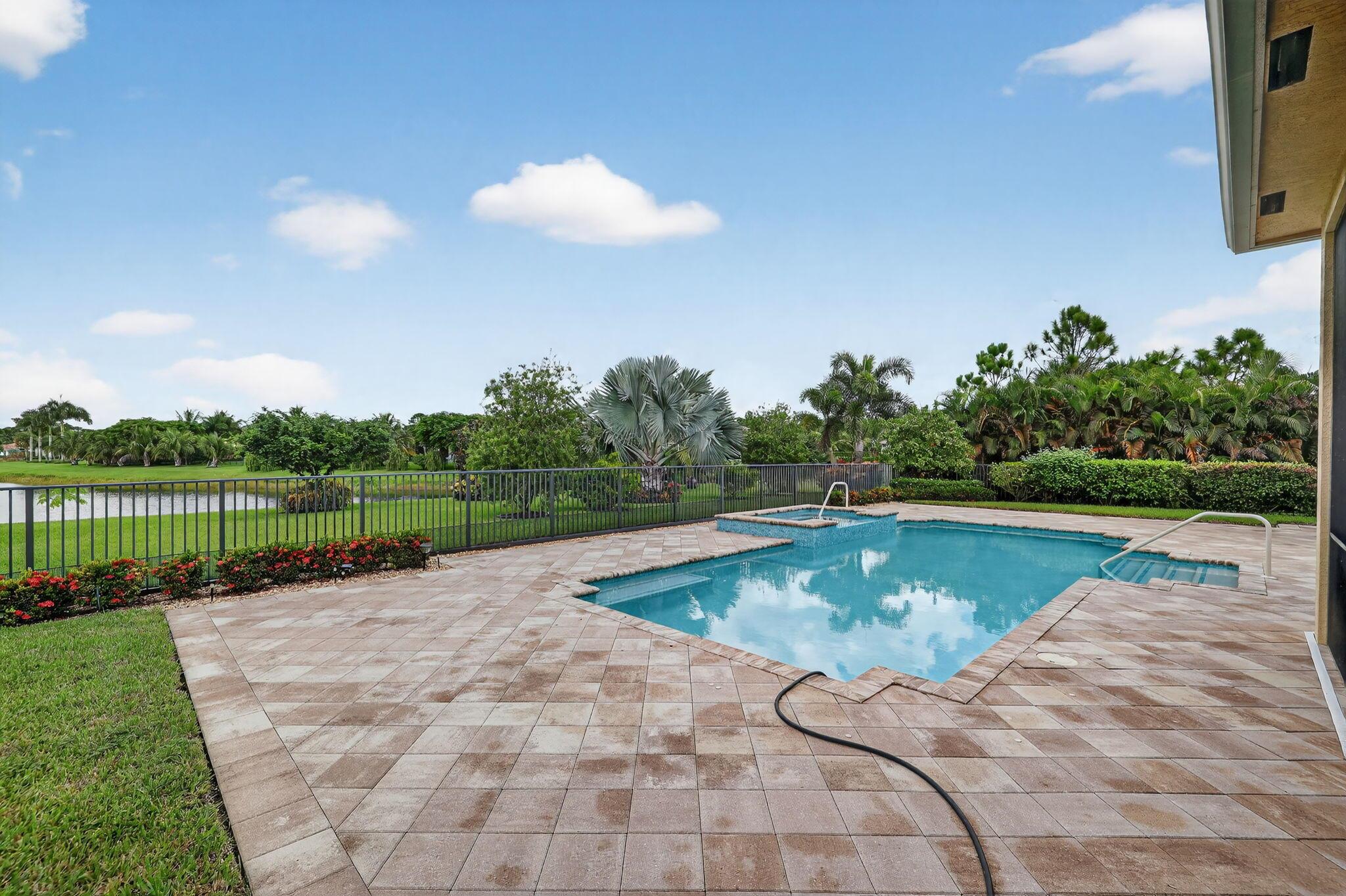 TUSCAWILLA (AKA CANOPY CR - Residential