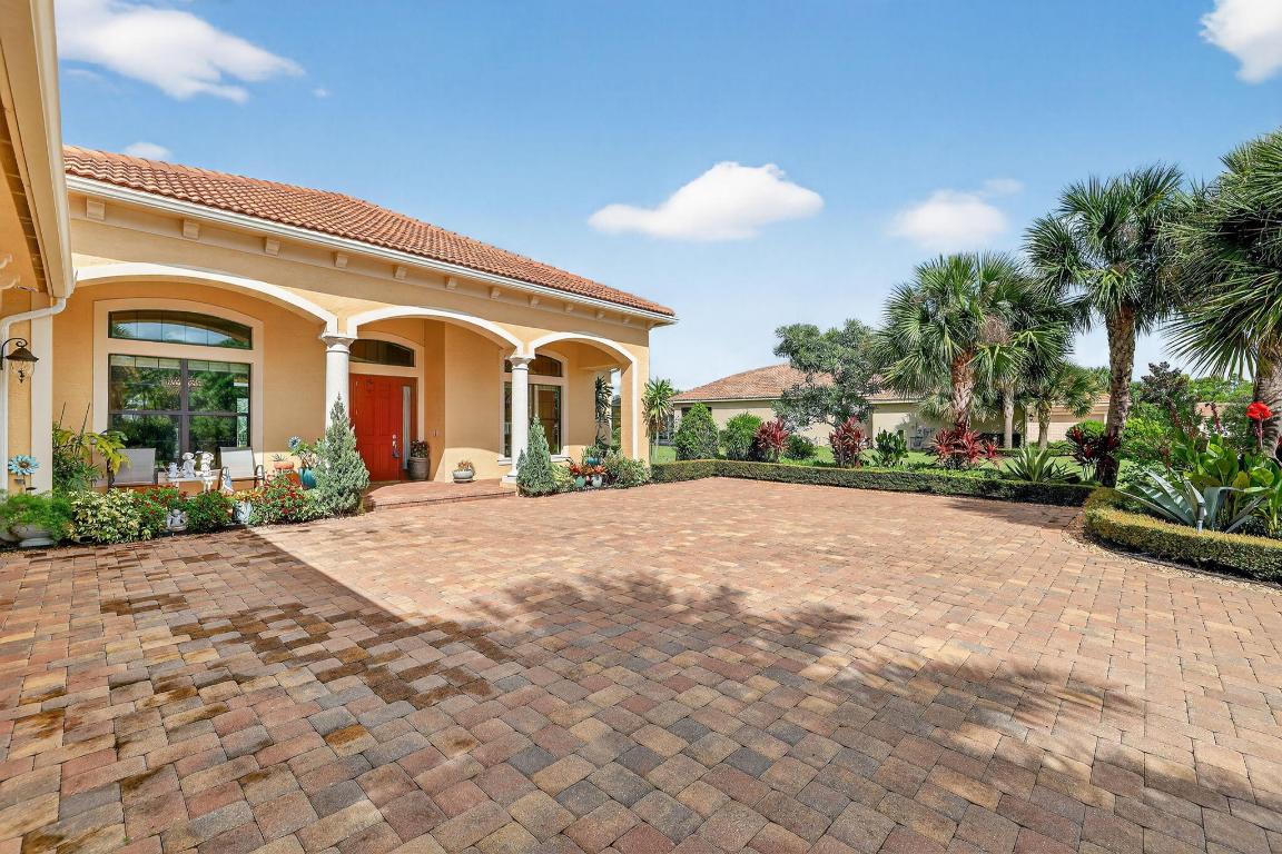 2960 SW English Garden Drive