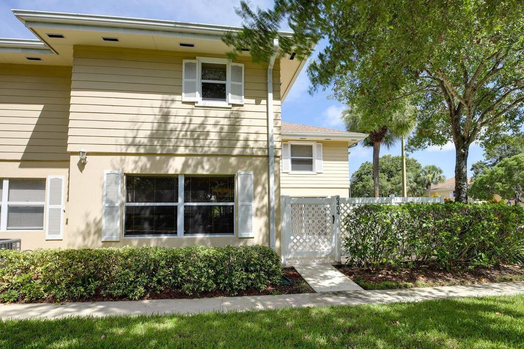 Photo of 6404 Dryden Court, Boynton Beach, FL 33436 (MLS # R11069617)
