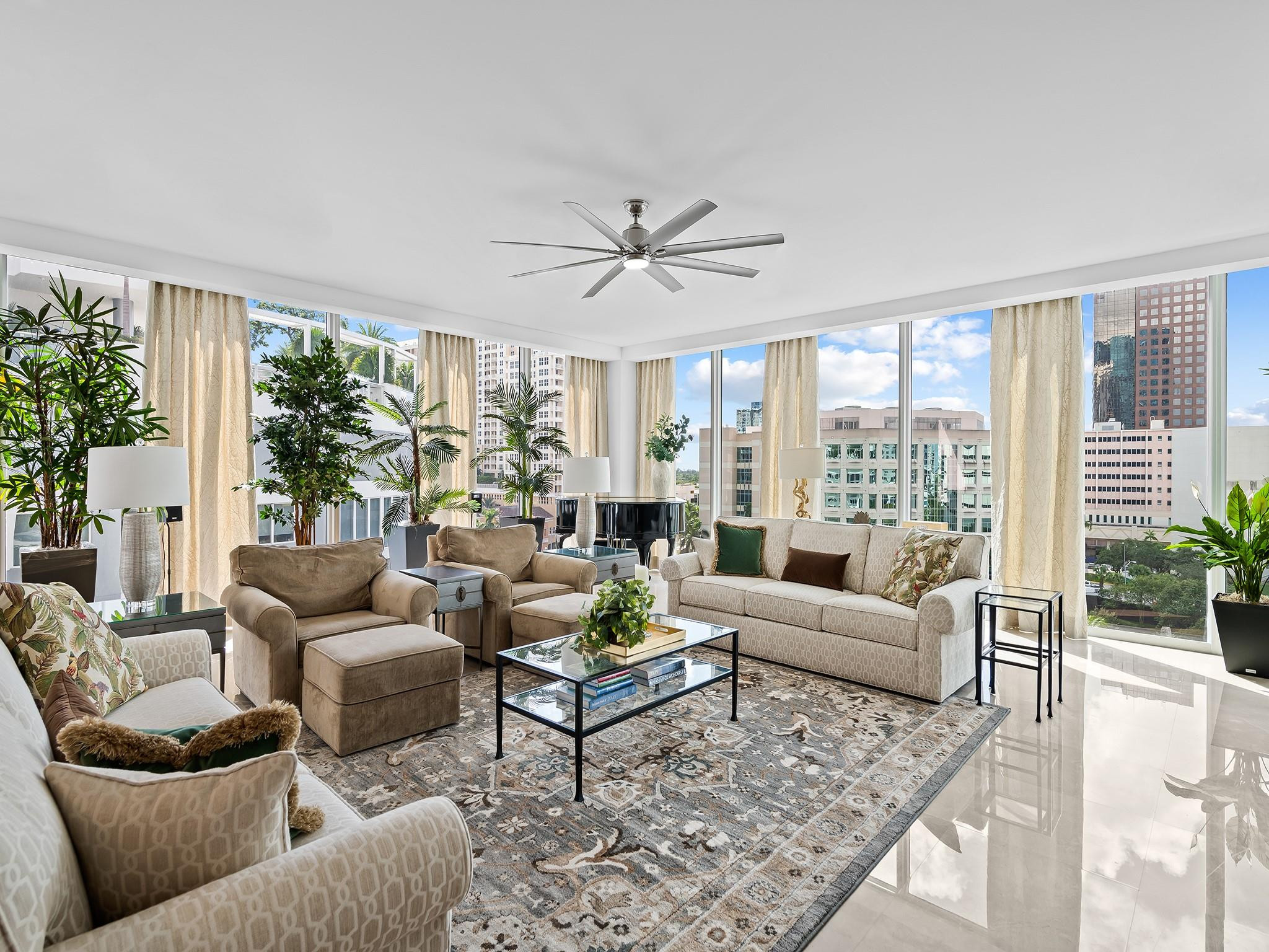 333 Las Olas Way 910