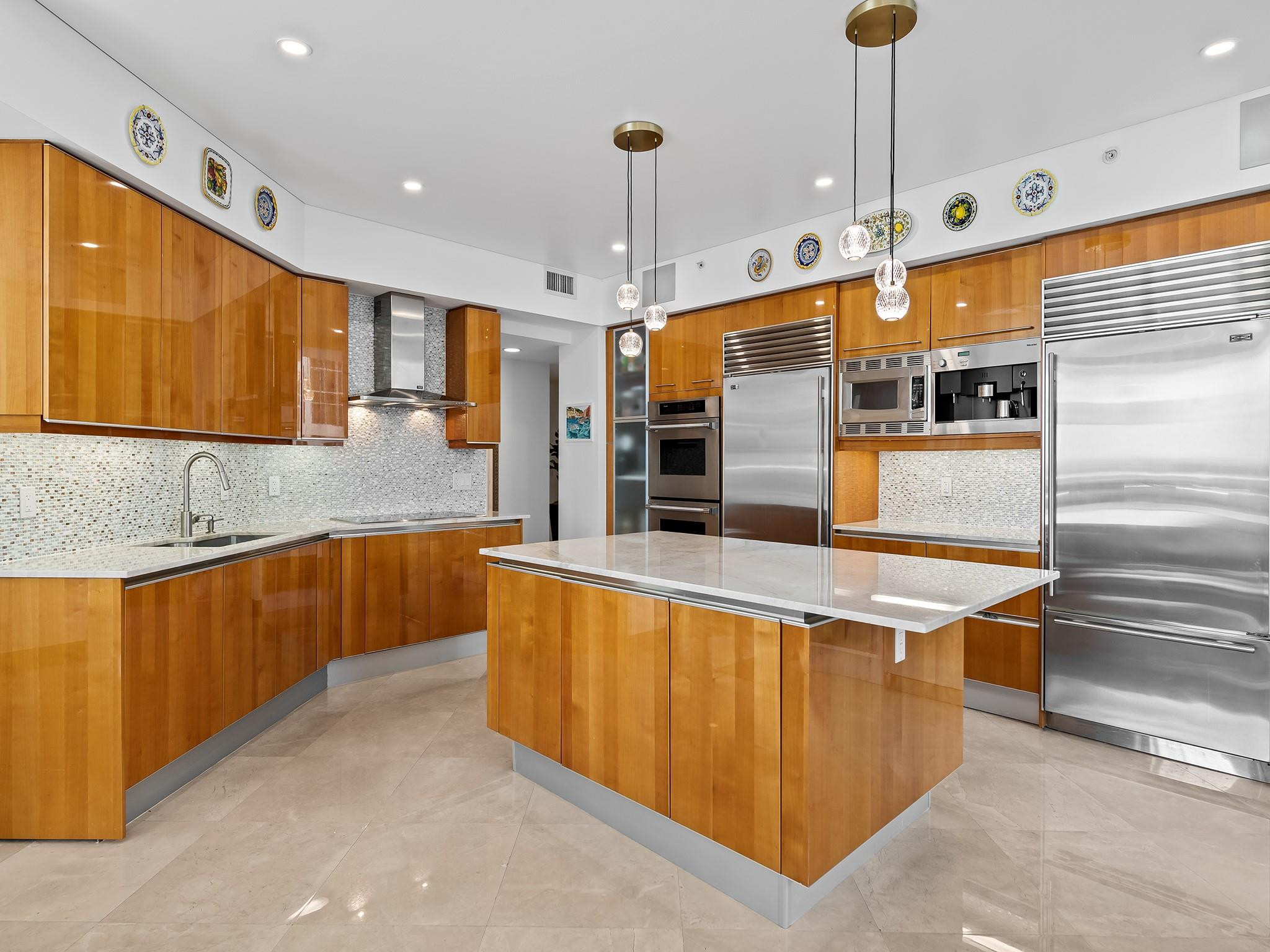 333 Las Olas Way 910