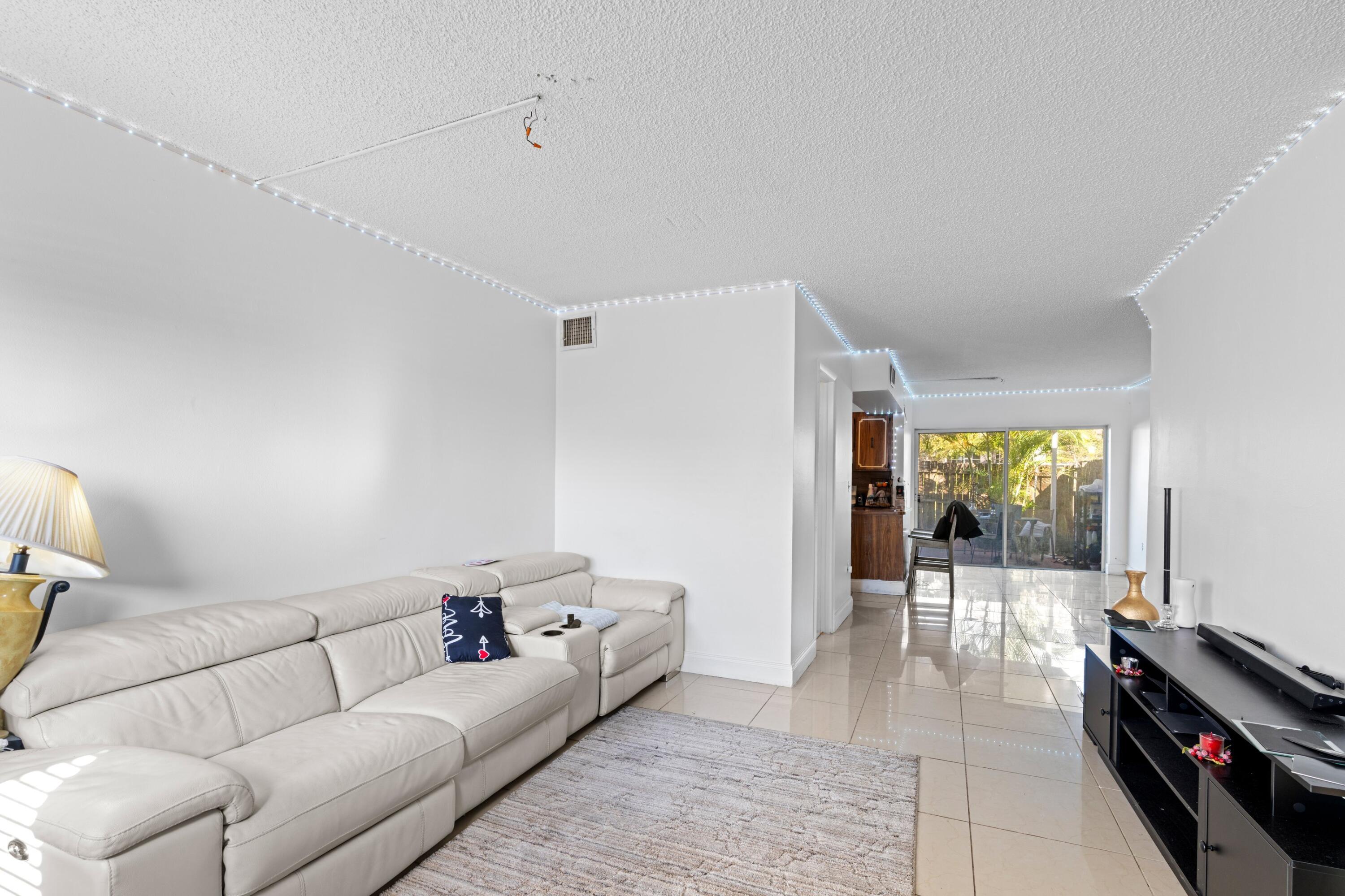 5909 SW 36th Court 14