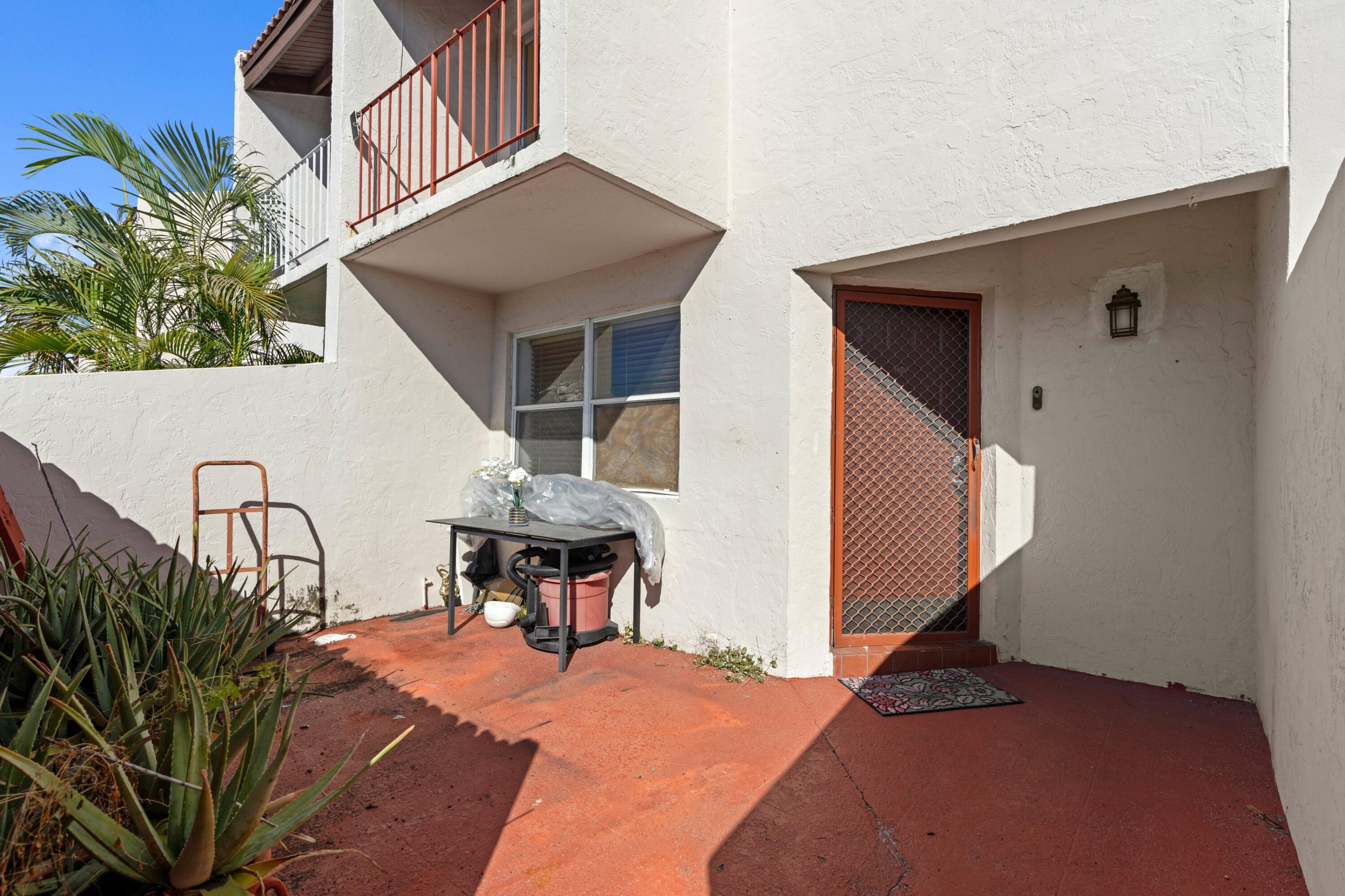 PALMVIEW TOWNHOMES INC CONDO - Residential