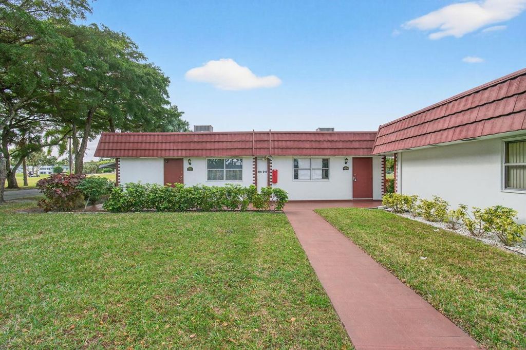 Photo of 213 Waterford I, Delray Beach, FL 33446 (MLS # R11159015)