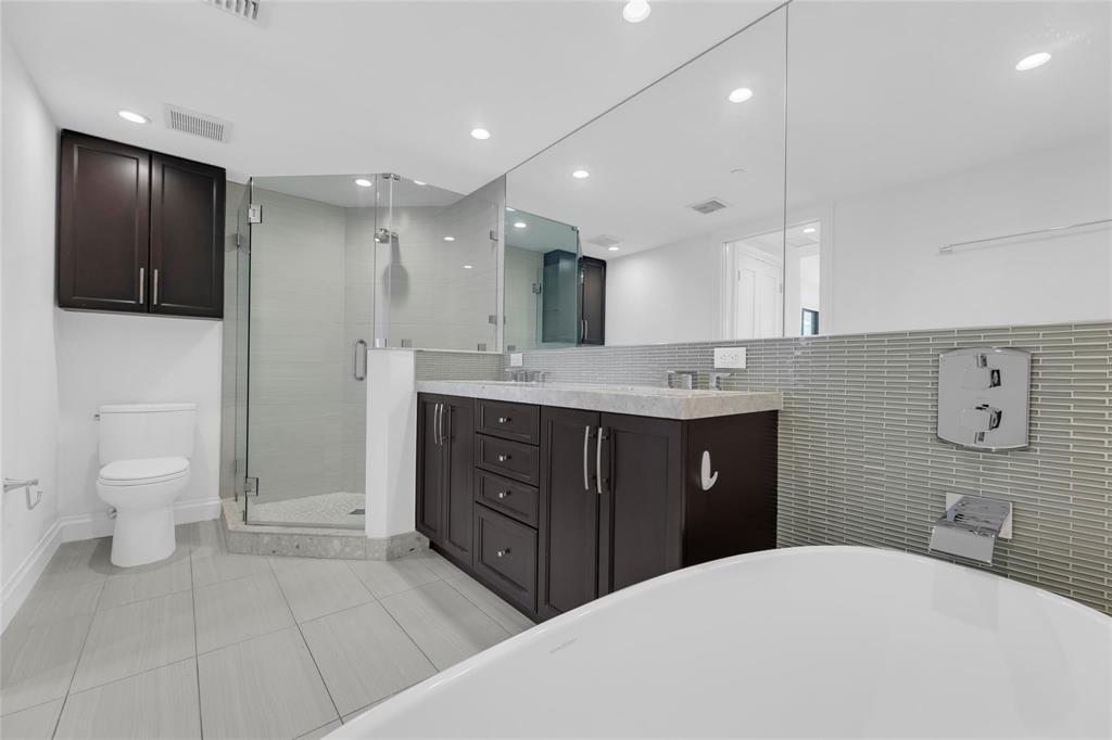 VELA VISTA CONDO - Residential Lease