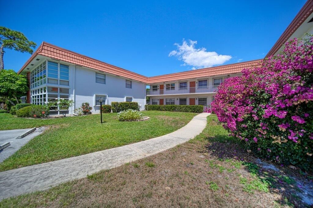 Photo of 2600 SE Ocean Boulevard #Jj-6, Stuart, FL 34996 (MLS # R11089687)