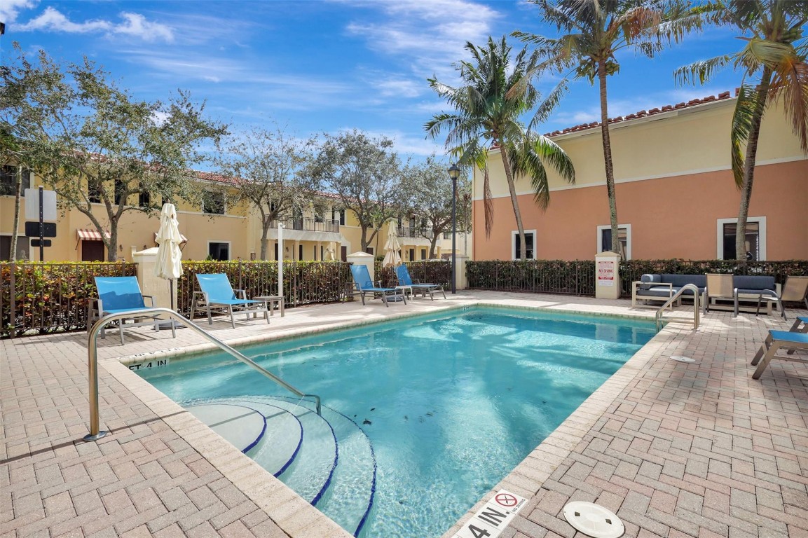 Venetian Villas - Residential