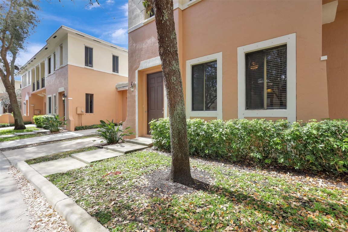 Venetian Villas - Residential