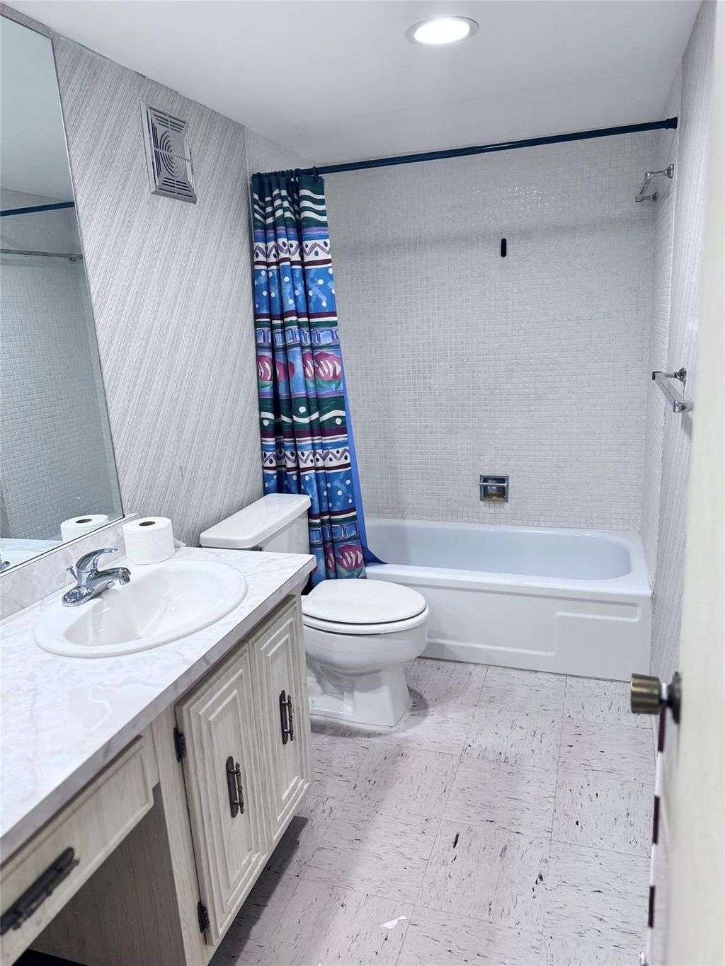 Photo of 404 NW 70th Ave #219, Plantation, FL 33317 (MLS # F10541406)