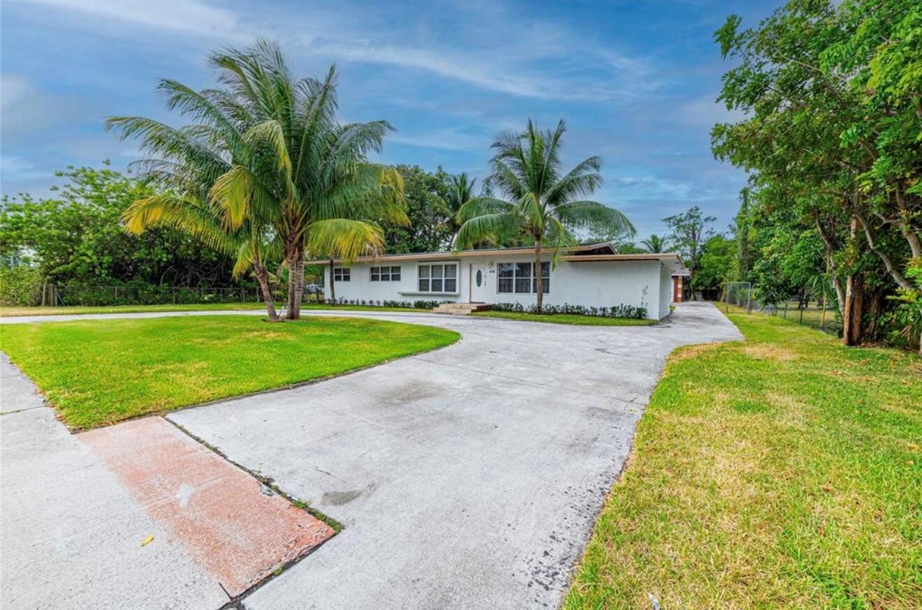 4416 W Broward Boulevard