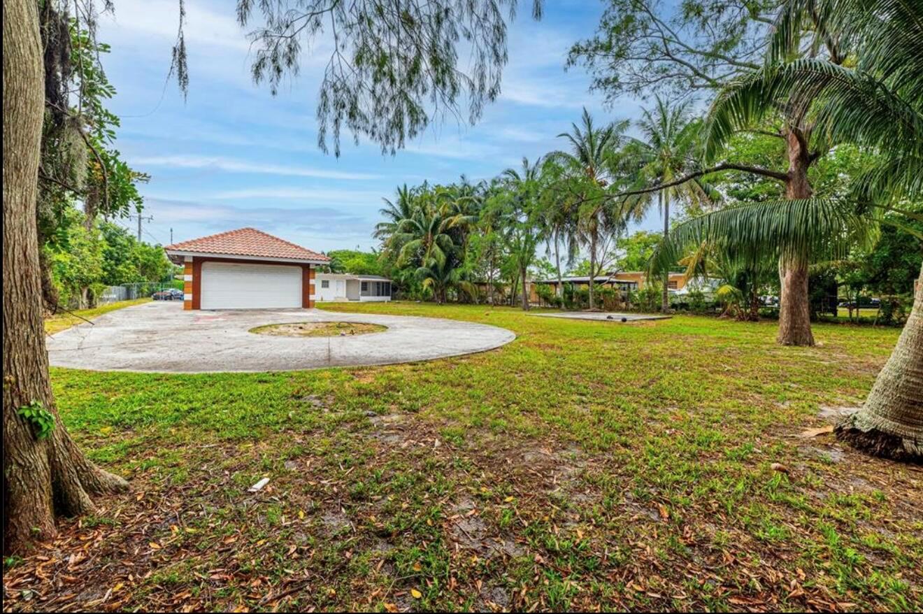 COUNTRY CLUB ESTATES UNIT - Residential