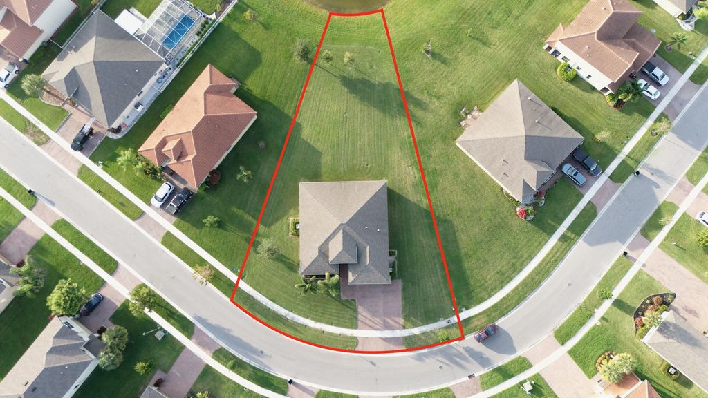 Photo of 859 Bent Creek Drive, Fort Pierce, FL 34947 (MLS # R11024004)