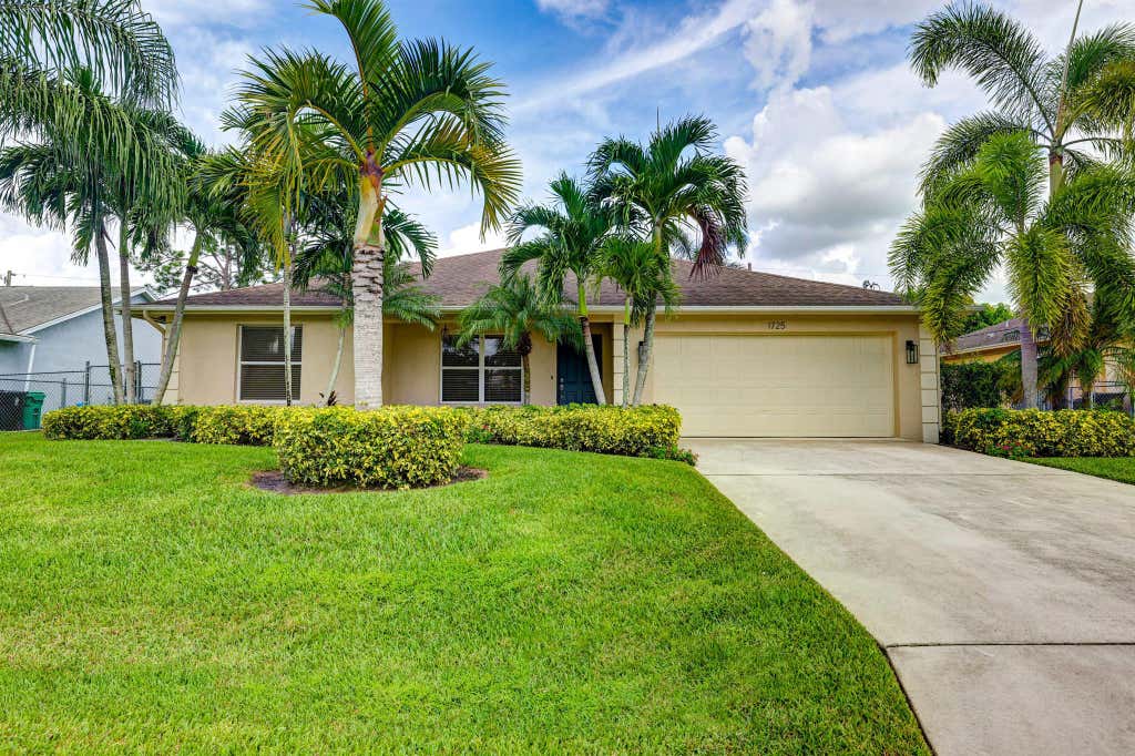 Photo of 1725 SW Haylake Avenue, Port St Lucie, FL 34953 (MLS # R10926329)