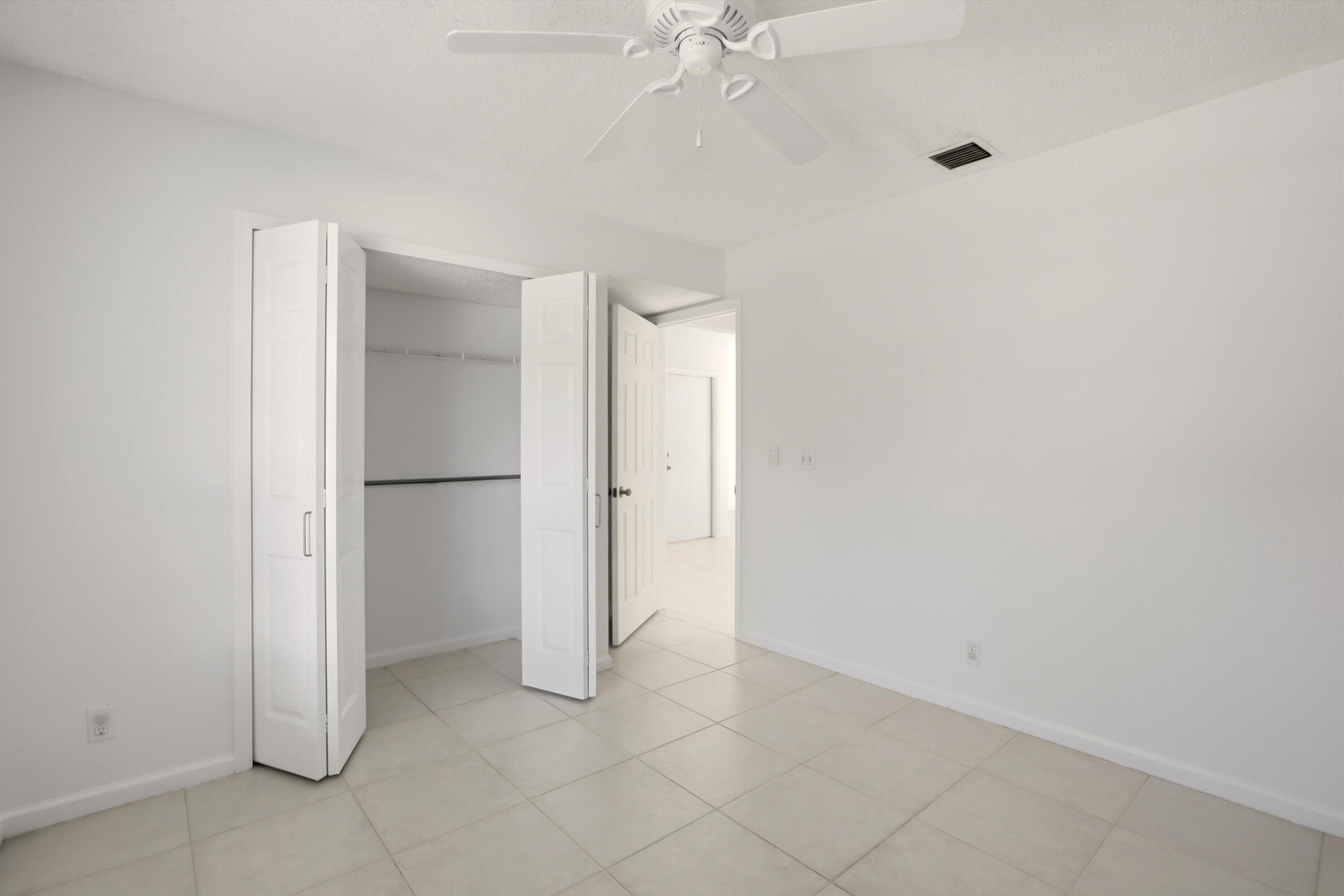 EGRET COVE AT MAPLEWOOD - Residential Lease