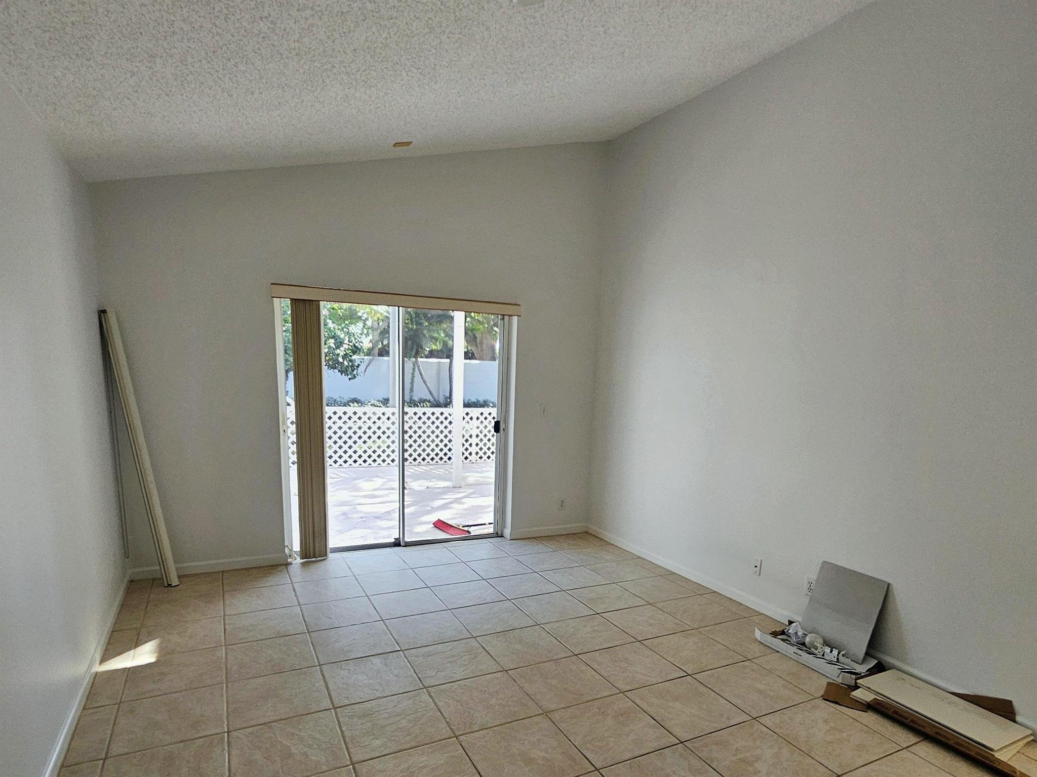 EGRET COVE AT MAPLEWOOD - Residential Lease