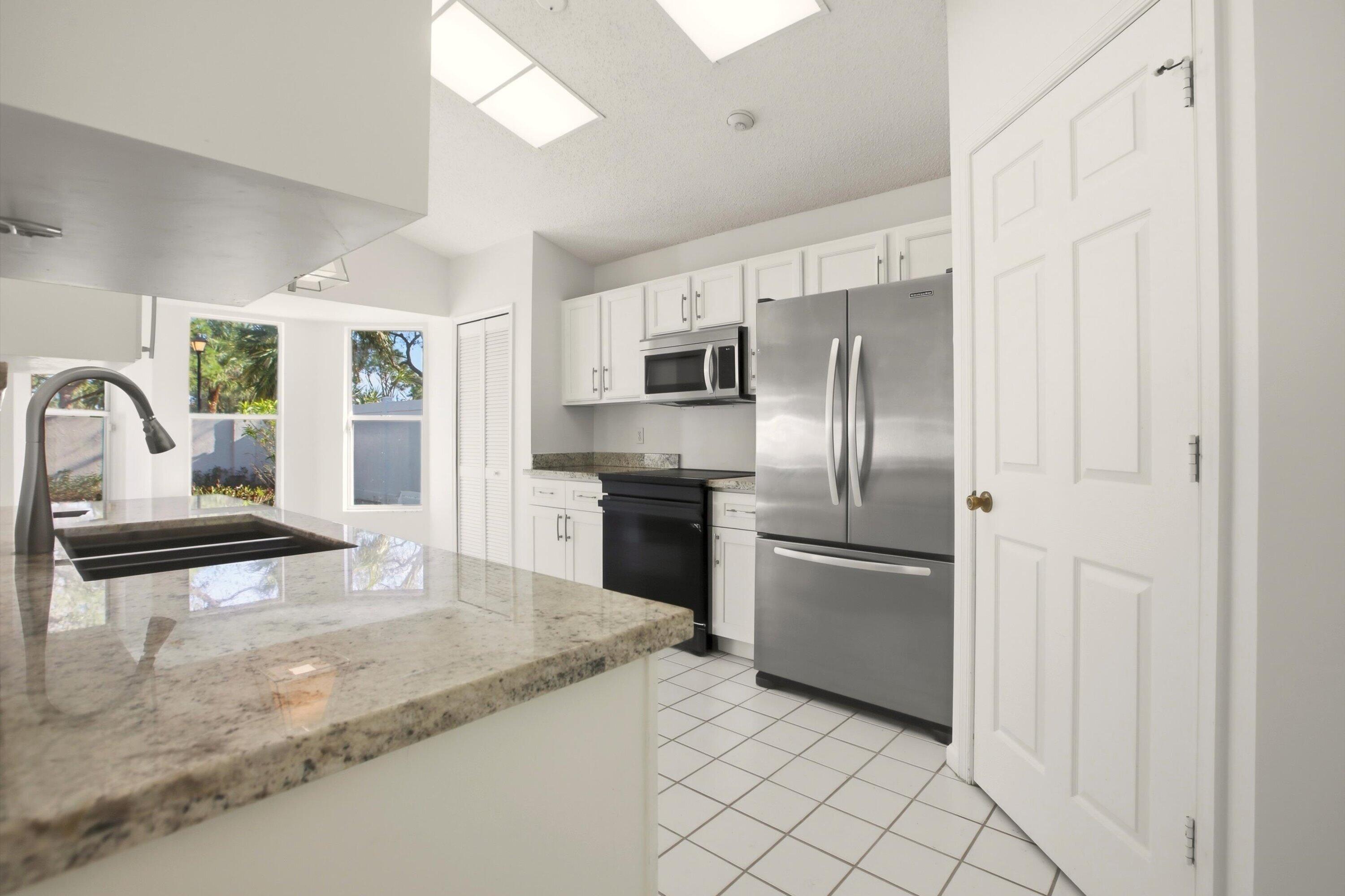 EGRET COVE AT MAPLEWOOD - Residential Lease