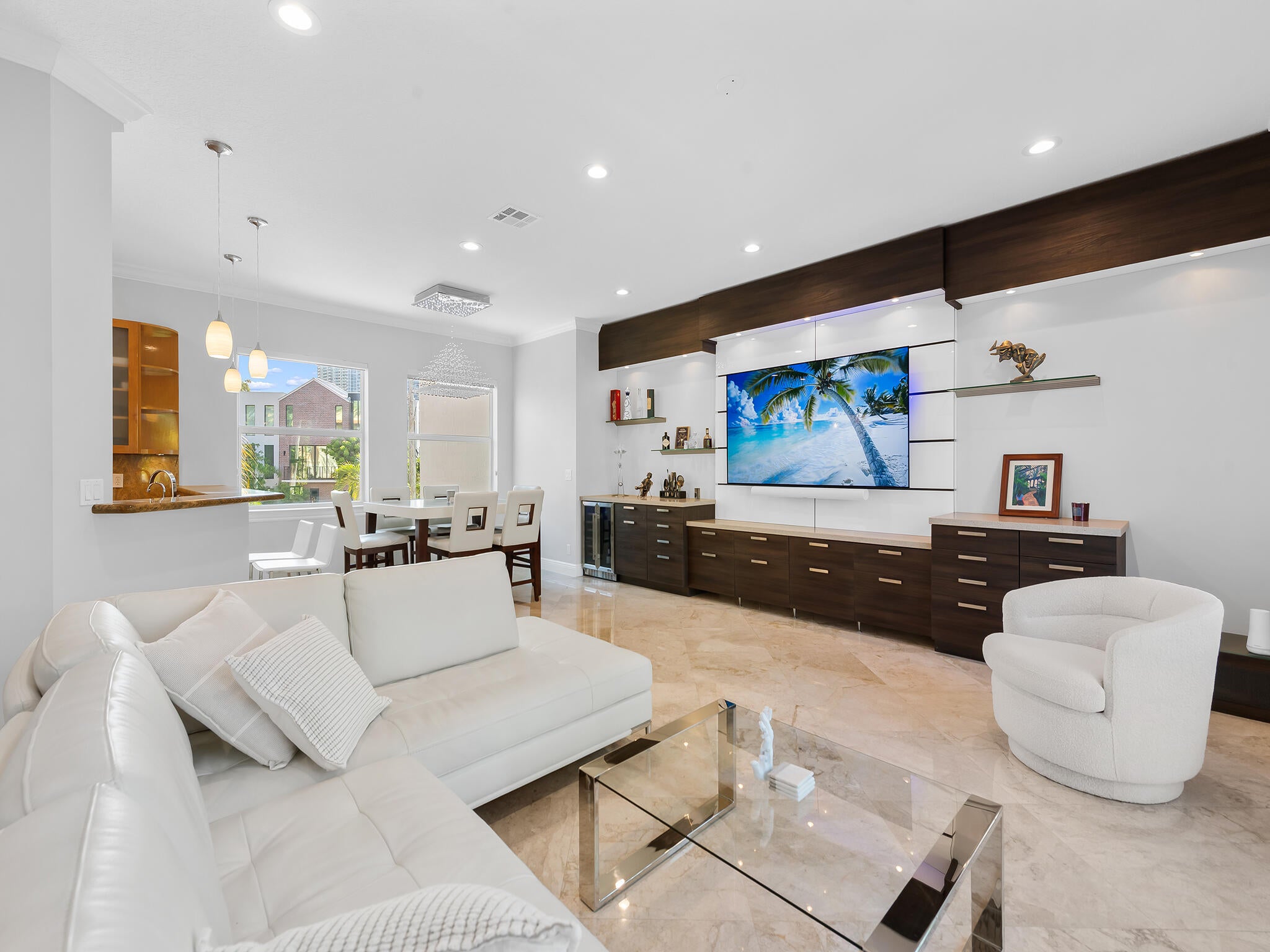 208 SE 10th Terrace