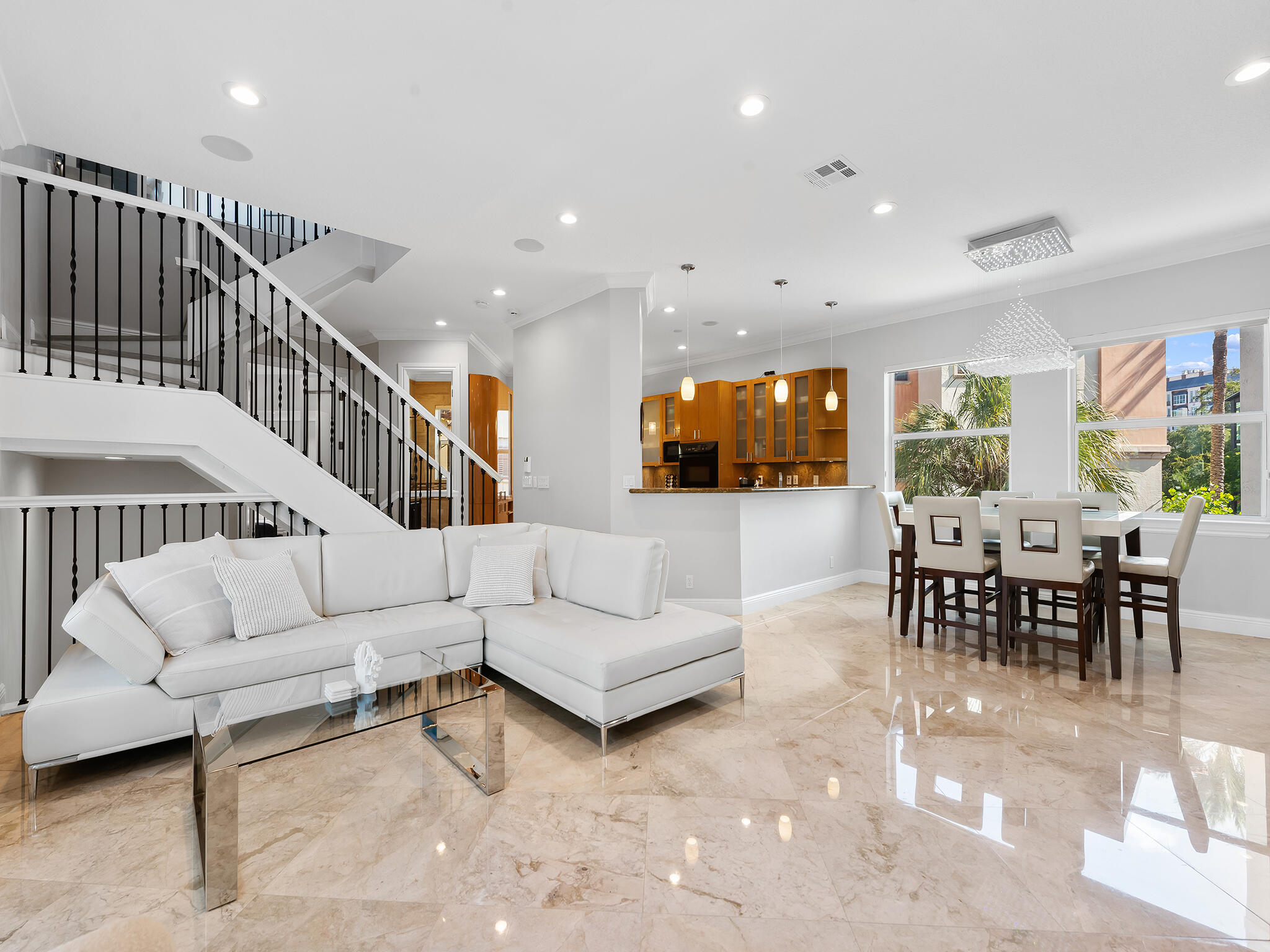 208 SE 10th Terrace