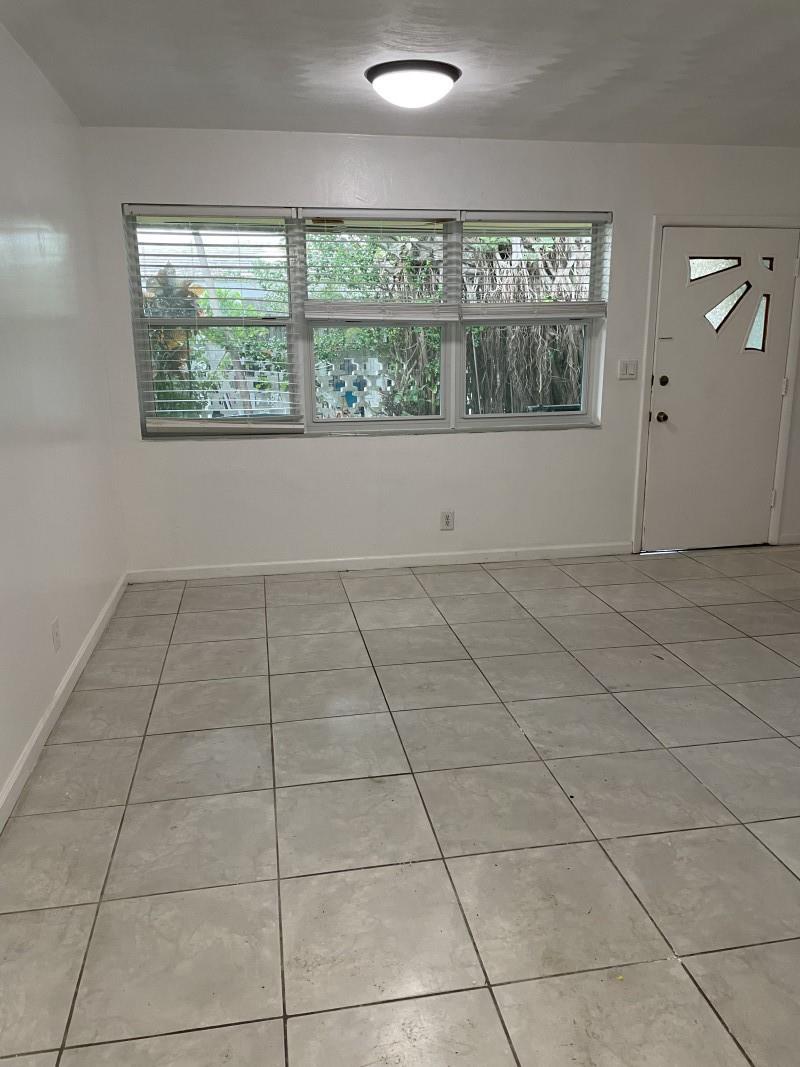 HOLLYWOOD COUNTRY CLUB DI - Residential Lease