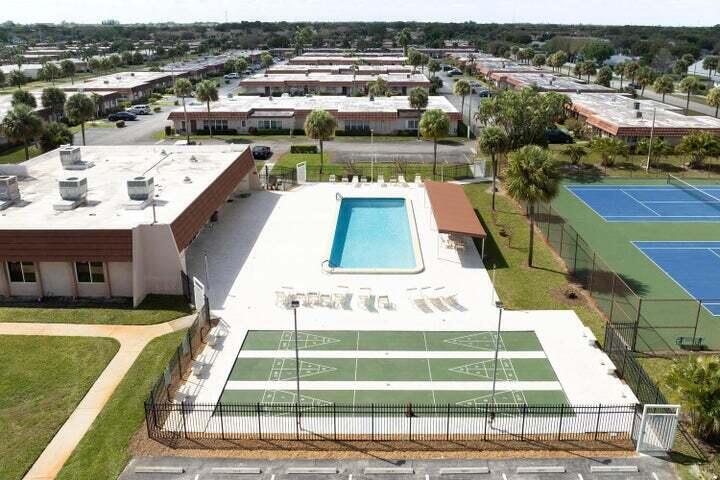 CRESTHAVEN CONDO TOWNHOMES SEC 2 - Residential