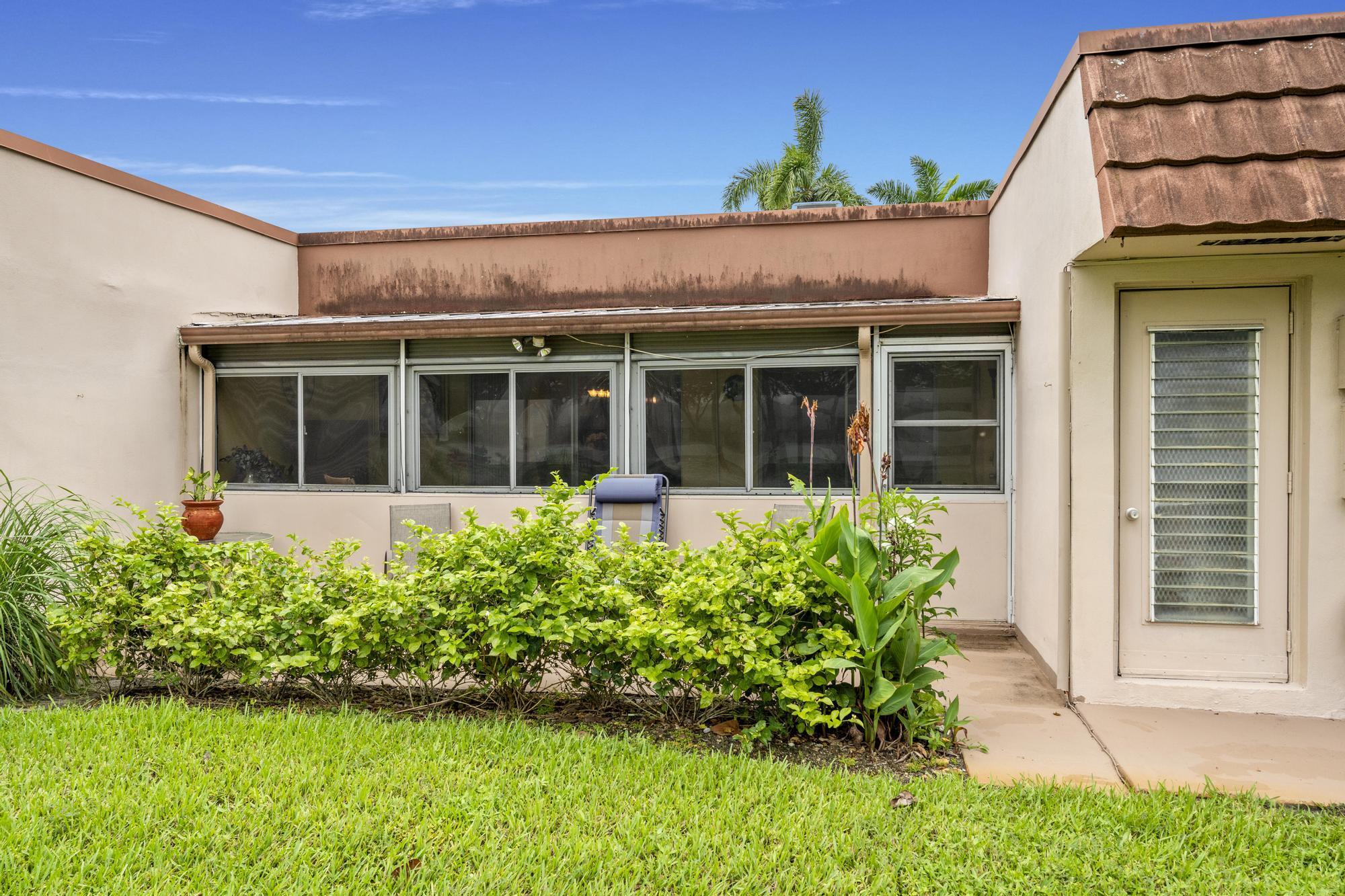 CRESTHAVEN CONDO TOWNHOMES SEC 2 - Residential