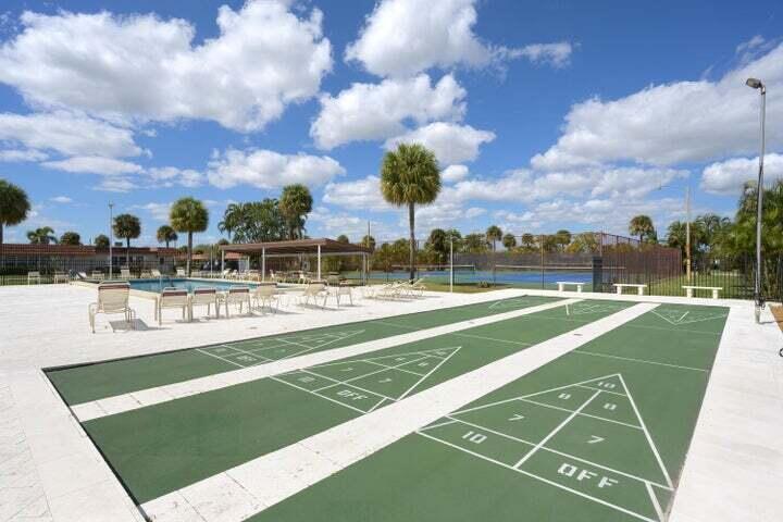 CRESTHAVEN CONDO TOWNHOMES SEC 2 - Residential