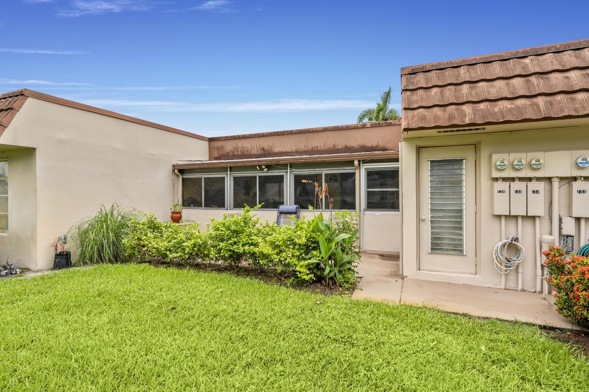 CRESTHAVEN CONDO TOWNHOMES SEC 2 - Residential