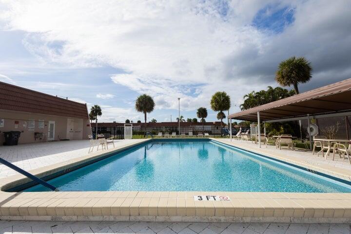 CRESTHAVEN CONDO TOWNHOMES SEC 2 - Residential