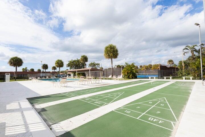 CRESTHAVEN CONDO TOWNHOMES SEC 2 - Residential