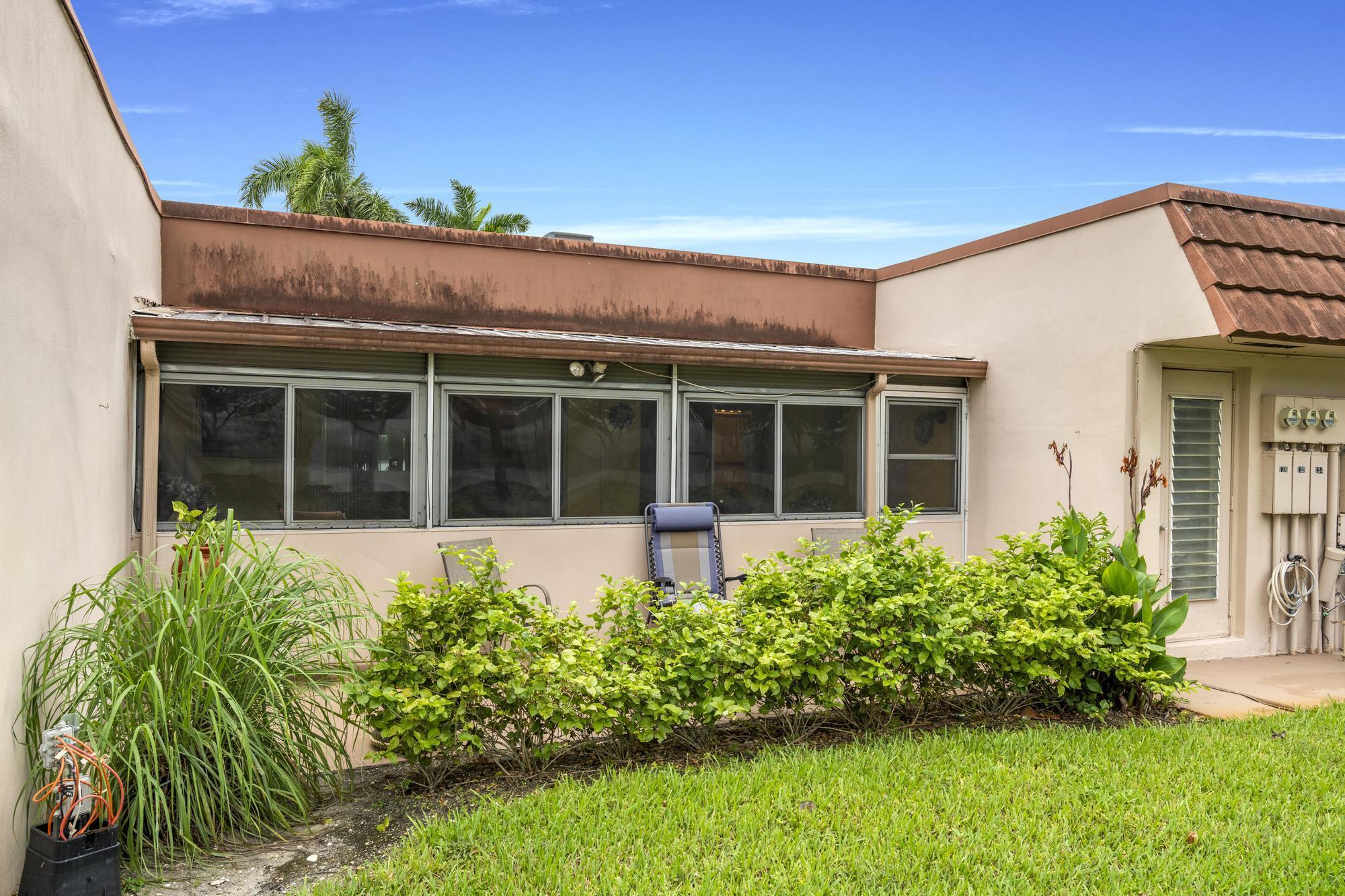 CRESTHAVEN CONDO TOWNHOMES SEC 2 - Residential