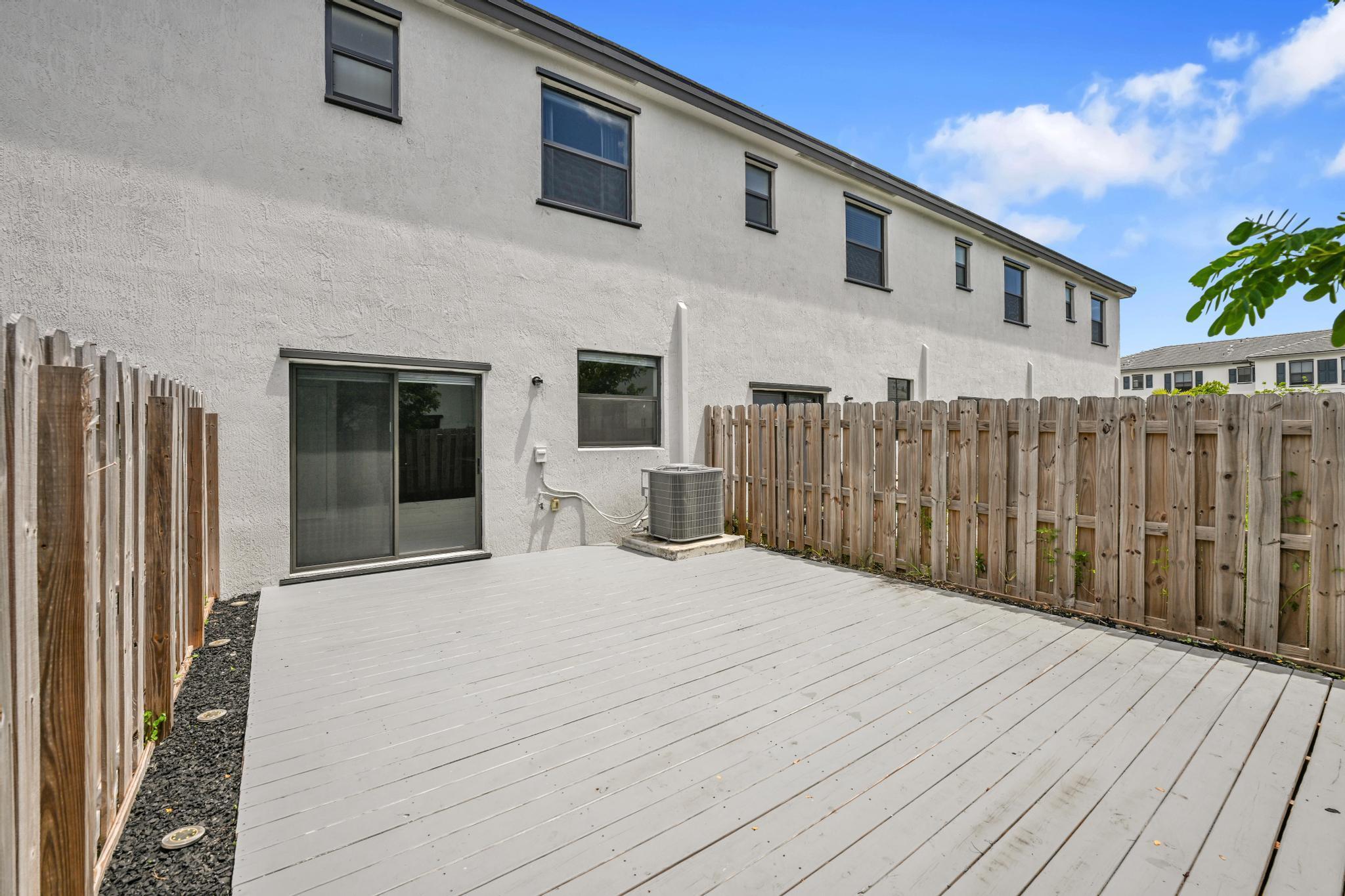 PINE ISLE - Residential Lease