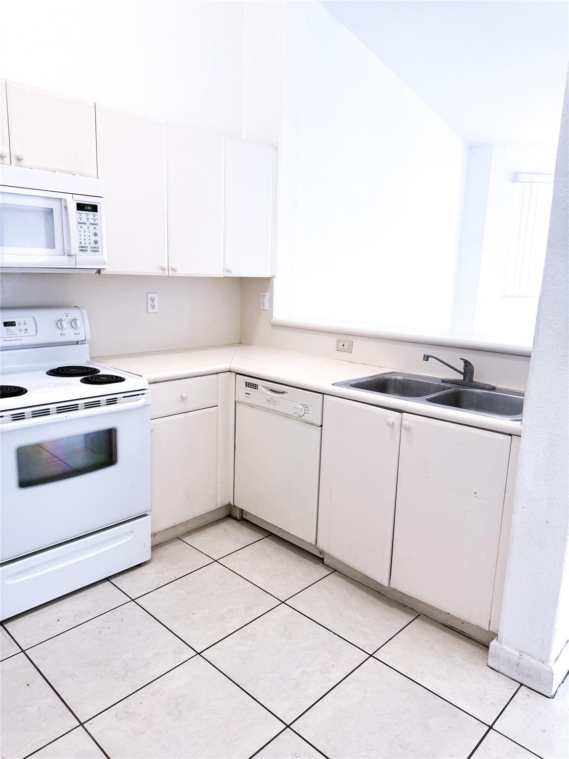 Shoma Condo/Keyscove Cond - Residential Lease