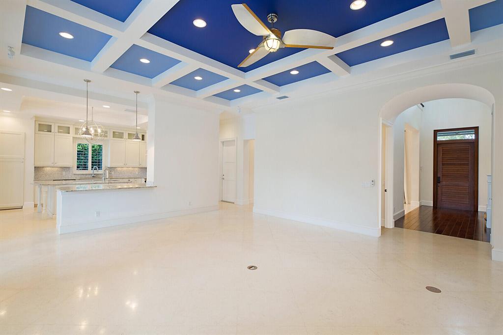 COUNTRY CLUB POINT - Residential