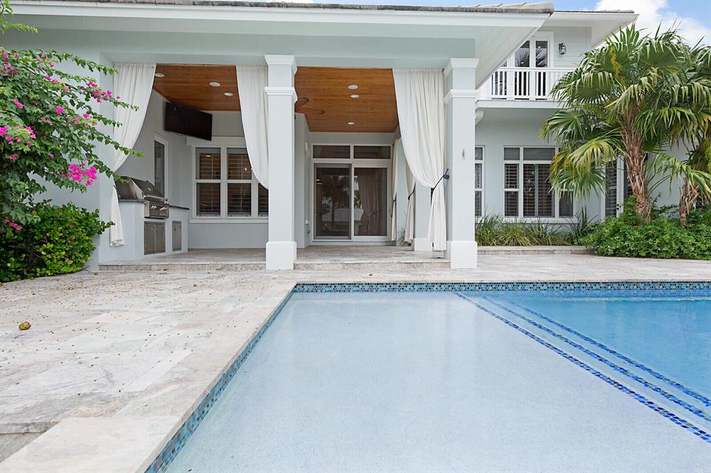 COUNTRY CLUB POINT - Residential