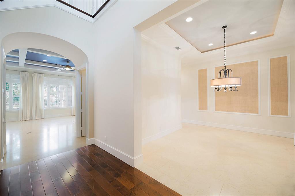 COUNTRY CLUB POINT - Residential