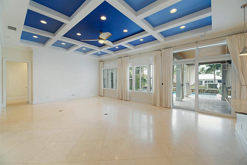 COUNTRY CLUB POINT - Residential