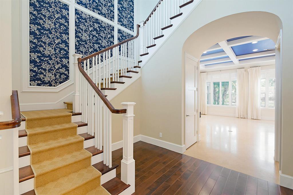 COUNTRY CLUB POINT - Residential