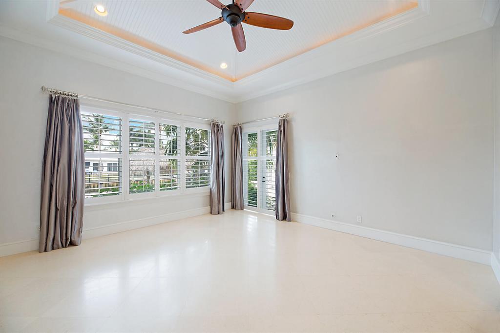 COUNTRY CLUB POINT - Residential