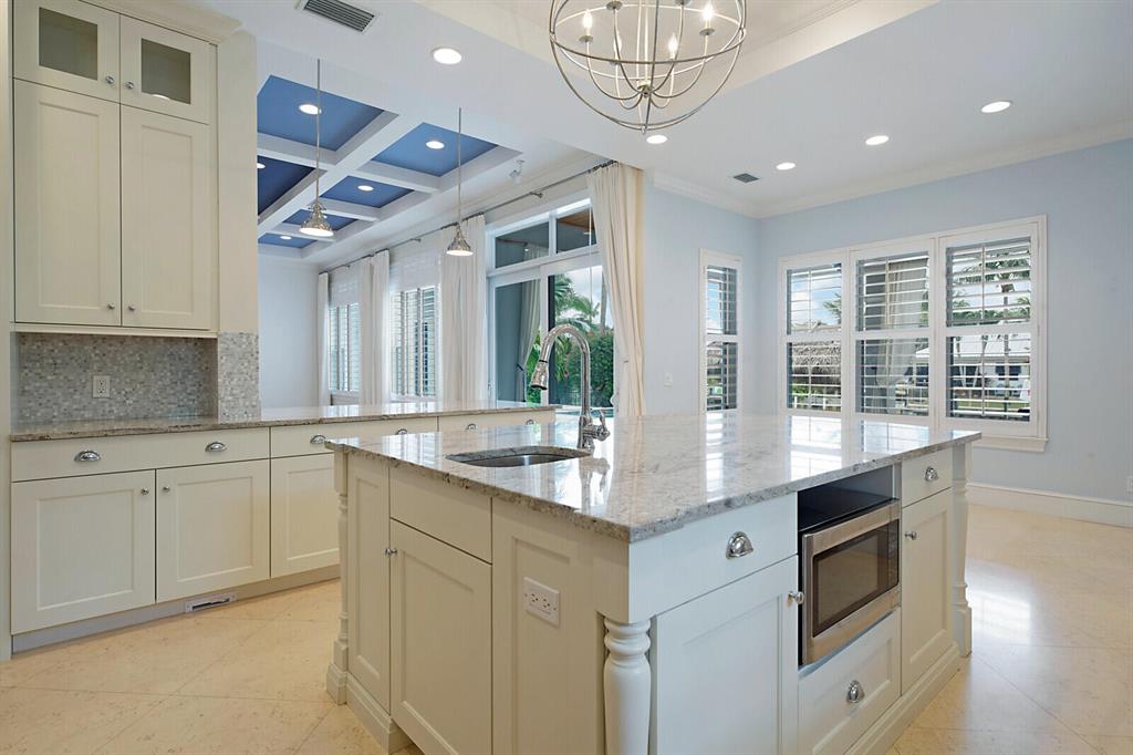 COUNTRY CLUB POINT - Residential