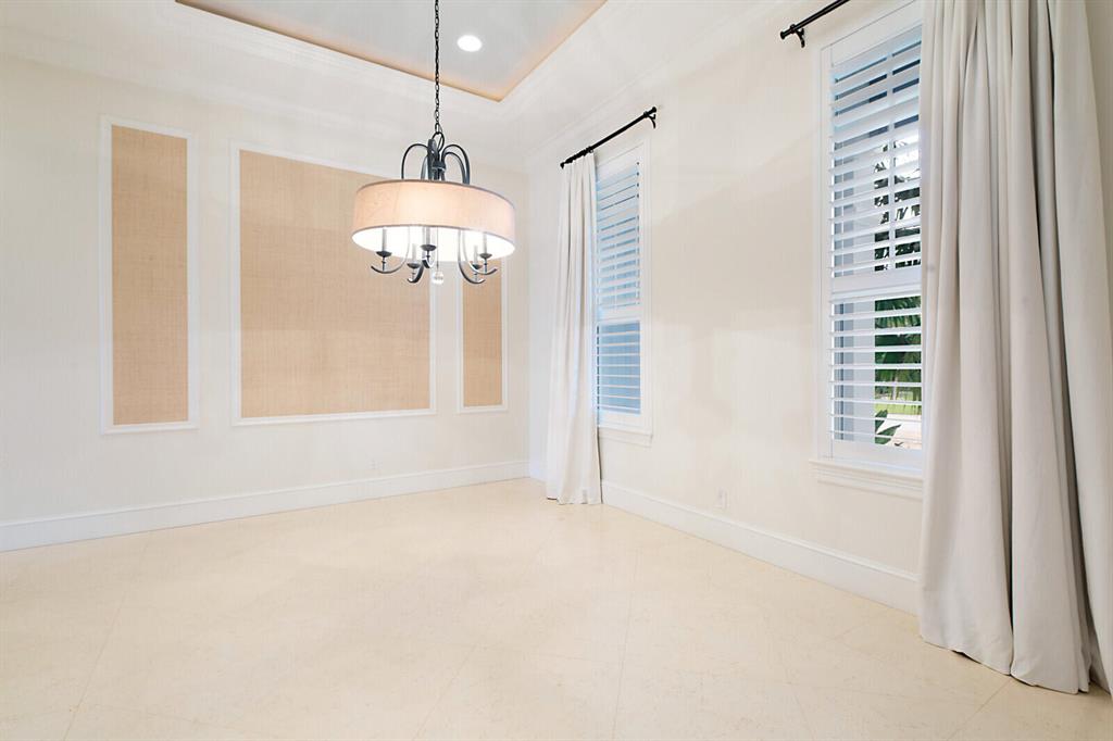 COUNTRY CLUB POINT - Residential