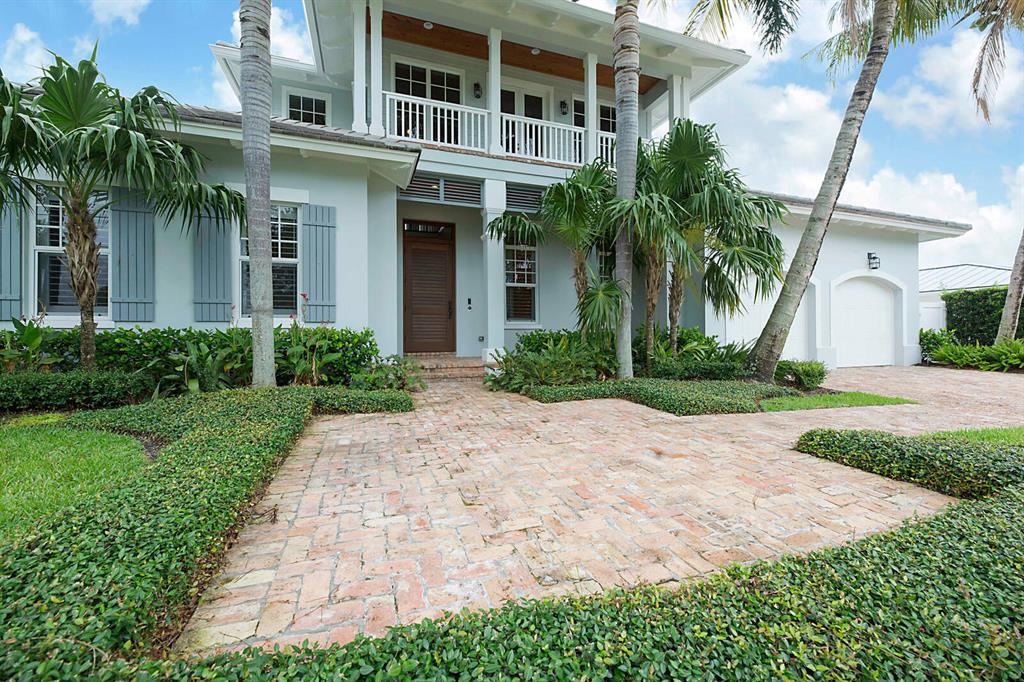 COUNTRY CLUB POINT - Residential