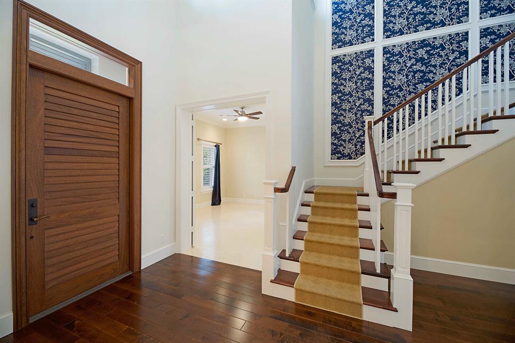 COUNTRY CLUB POINT - Residential