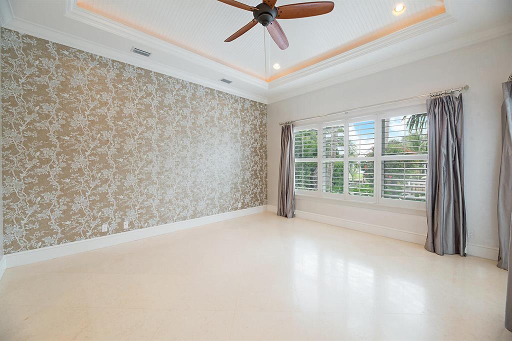 COUNTRY CLUB POINT - Residential