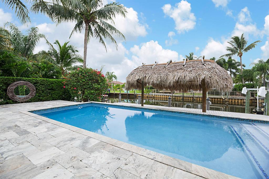 COUNTRY CLUB POINT - Residential