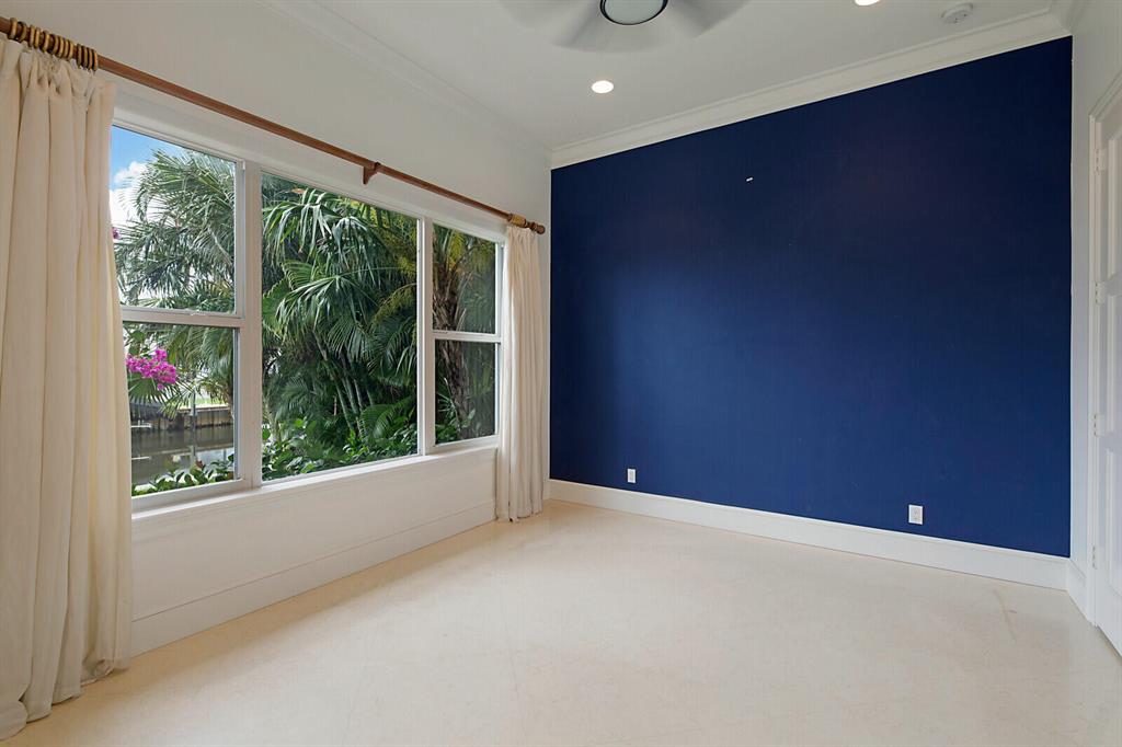 COUNTRY CLUB POINT - Residential