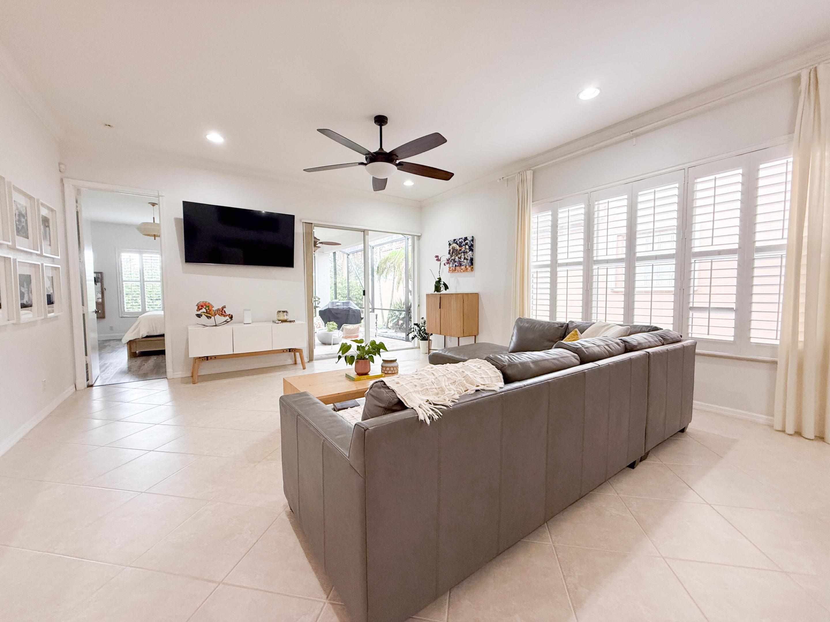 167 Isle Verde Way