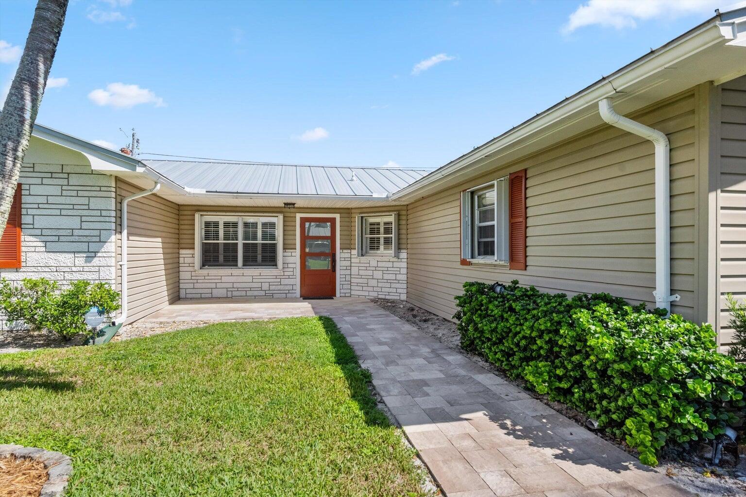 HOBE SOUND ESTATES - Residential Lease