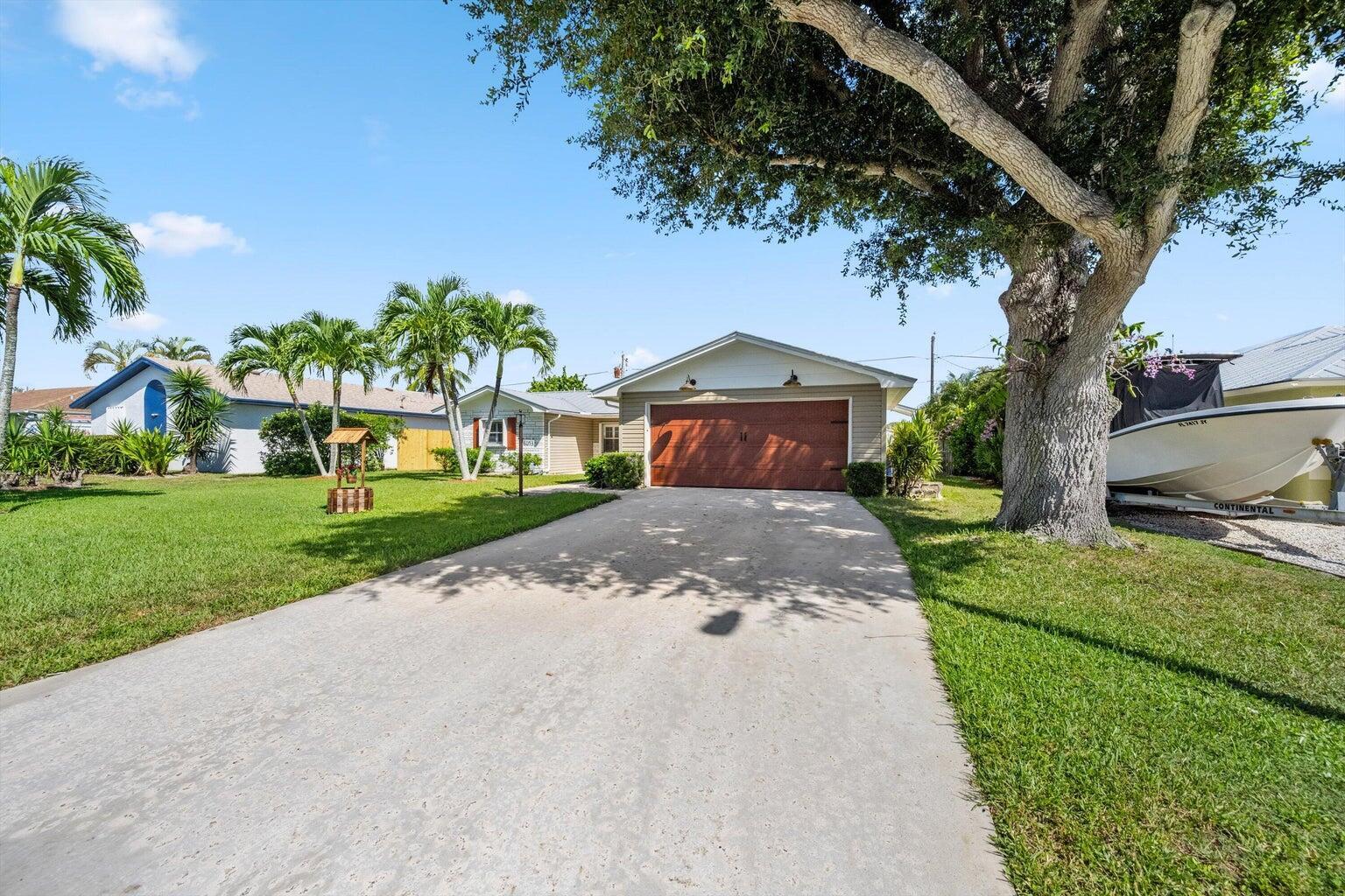 HOBE SOUND ESTATES - Residential Lease