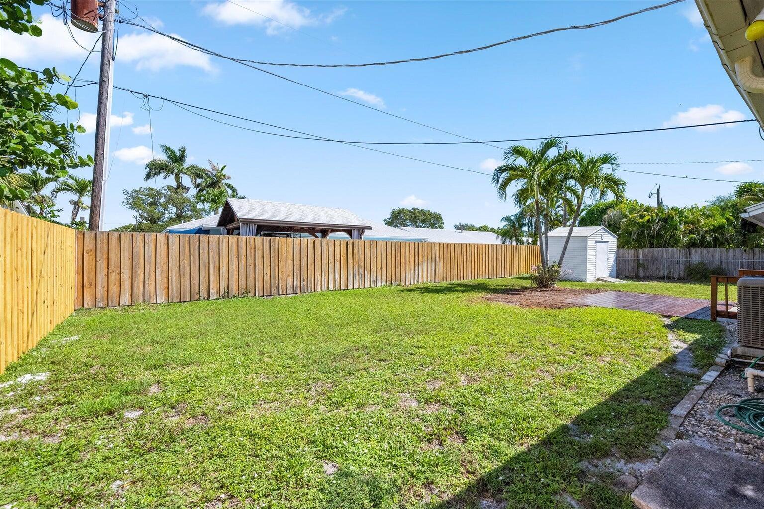 HOBE SOUND ESTATES - Residential Lease